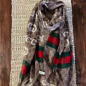 Gucci scarf